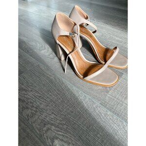 l'intervalle cream/tan 3inch heels size 8